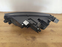 Laden Sie das Bild in den Galerie-Viewer, Frontscheinwerfer Skoda Octavia IV 5E4941016B Rechts Scheinwerfer Headlight SCH6226341592ta