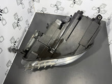 Laden Sie das Bild in den Galerie-Viewer, Frontscheinwerfer VW Passat Cc 3C8941752C Xenon Rechts Scheinwerfer Headlight SCH3732467638py