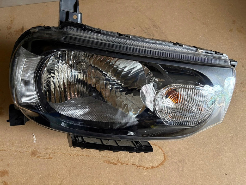 Frontscheinwerfer Nissan Laguna III Ein Stück (Rechts oder Links) Headlight