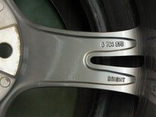 Laden Sie das Bild in den Galerie-Viewer, 1x Alufelge 19 Zoll 8.0" 5x120 52ET Glanz Graphit 6794370 BMW 1 Mg Rim Wheel FEL5833527409nm