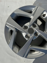 Load image into Gallery viewer, 1x Alufelge 15 Zoll 6.0" 4x100 48ET Glanz 52910-K7100 Hyundai I10 Iii Rim Wheel FEL6441635528li