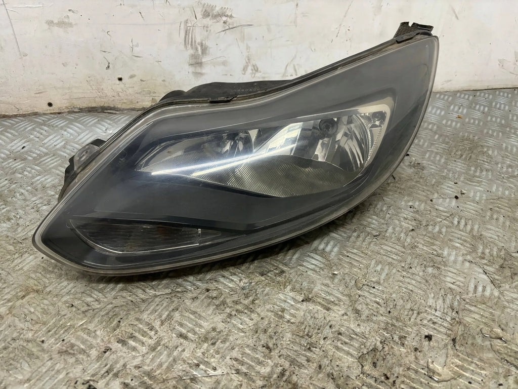 Frontscheinwerfer Ford Focus Ein Stück (Rechts oder Links) Headlight