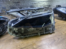 Load image into Gallery viewer, Frontscheinwerfer Toyota Yaris Cross OD-310 Links Scheinwerfer Headlight SCH8350993136rs