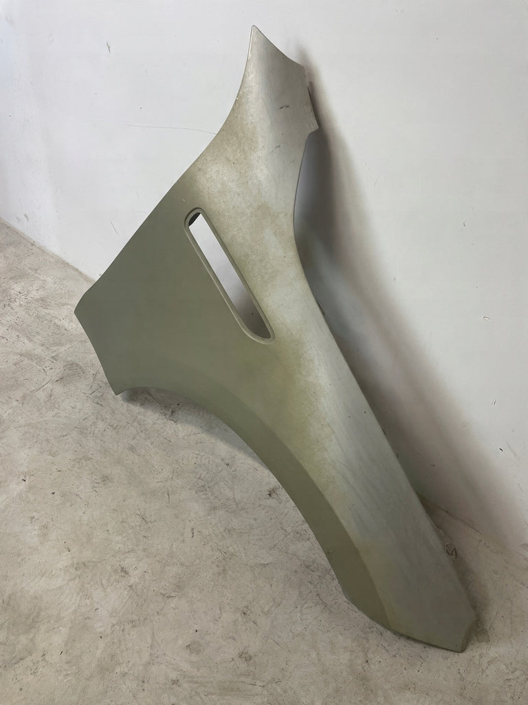 Kotflügel Mercedes-Benz Eqc Vorne Rechts Zum Streichen