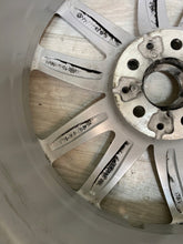 Laden Sie das Bild in den Galerie-Viewer, 1x Alufelge 19 Zoll 8.0" 5x120 36ET 6887612 BMW 1 Mini Rim Wheel FEL4242803233nr