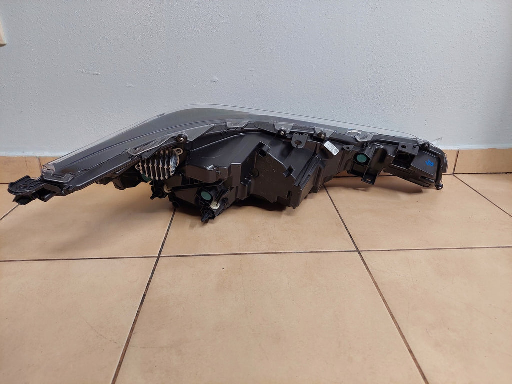 Frontscheinwerfer Toyota Corolla 450982 L331819 450983 L331832 LED Ein Satz