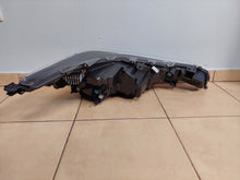 Laden Sie das Bild in den Galerie-Viewer, Frontscheinwerfer Toyota Corolla 450982 L331819 450983 L331832 LED Ein Satz