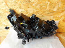 Laden Sie das Bild in den Galerie-Viewer, Frontscheinwerfer Mazda III D43N51040 LED Ein Stück (Rechts oder Links)