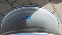 Laden Sie das Bild in den Galerie-Viewer, 1x Alufelge 17 Zoll 7.0" 5x112 45ET Glanz Silber 81A601025AJ Audi Rim Wheel FEL8467117393ym