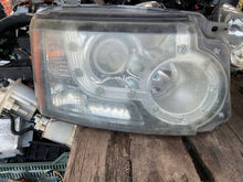Laden Sie das Bild in den Galerie-Viewer, Frontscheinwerfer Land Rover I Discovery IV AH22-13W029-BB Rechts Headlight SCH8863640996wb