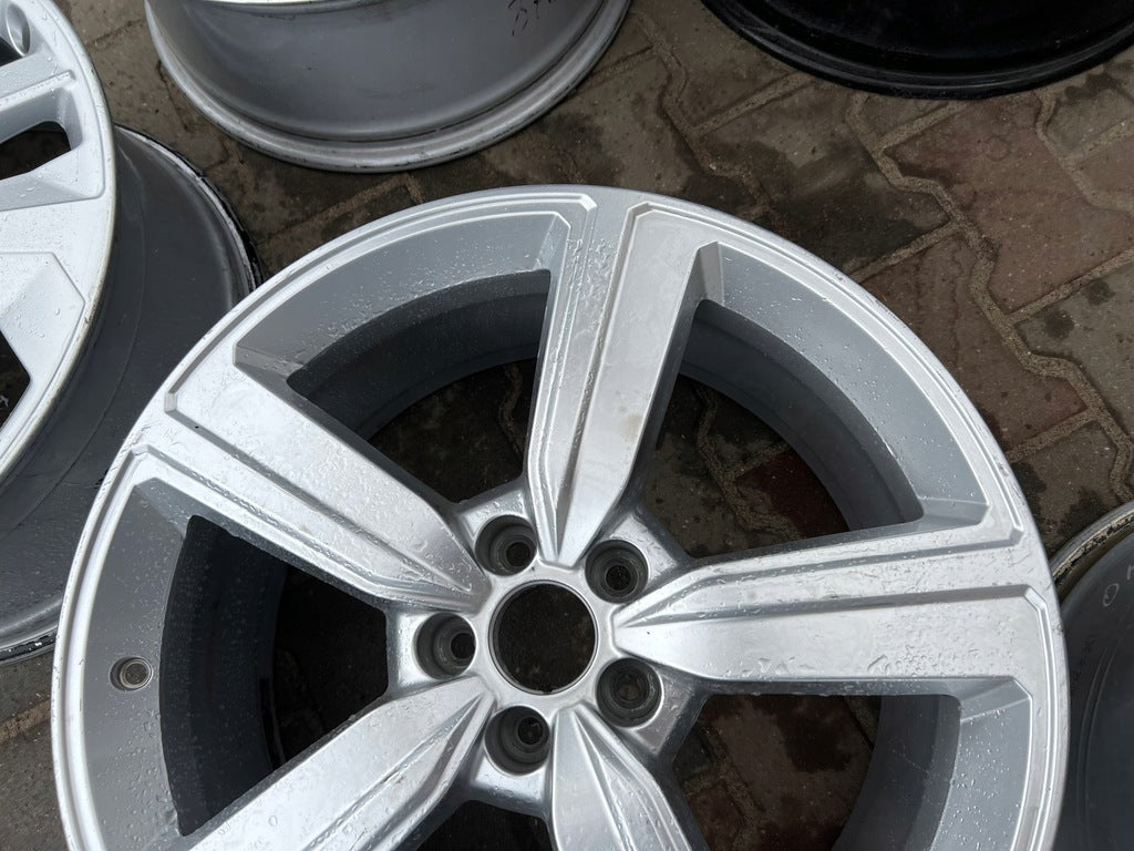 1x Alufelge 20 Zoll 9.0" 5x112 38ET Glanz Silber 4KE601025S Audi E Tron FEL9236605299oq