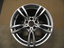 Laden Sie das Bild in den Galerie-Viewer, 1x Alufelge 18 Zoll 5x120 47ET Glanz Silber 7845881 BMW 3 F30 F32 Rim Wheel FEL6675810852un
