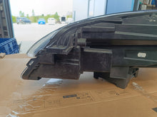 Laden Sie das Bild in den Galerie-Viewer, Frontscheinwerfer Ford Kuga LV4B-13E014-FE 20244B-13E014-FE LED Rechts Headlight SCH3275408486be