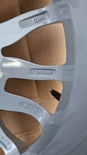 Load image into Gallery viewer, 1x Alufelge 15 Zoll 6.0" 4x98 35ET Silber 51906889 51939106 51850255 Fiat 500 FEL8482836059js