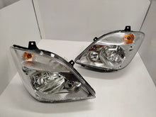 Laden Sie das Bild in den Galerie-Viewer, Frontscheinwerfer Mercedes-Benz Sprinter A9068200161 Ein Satz Headlight