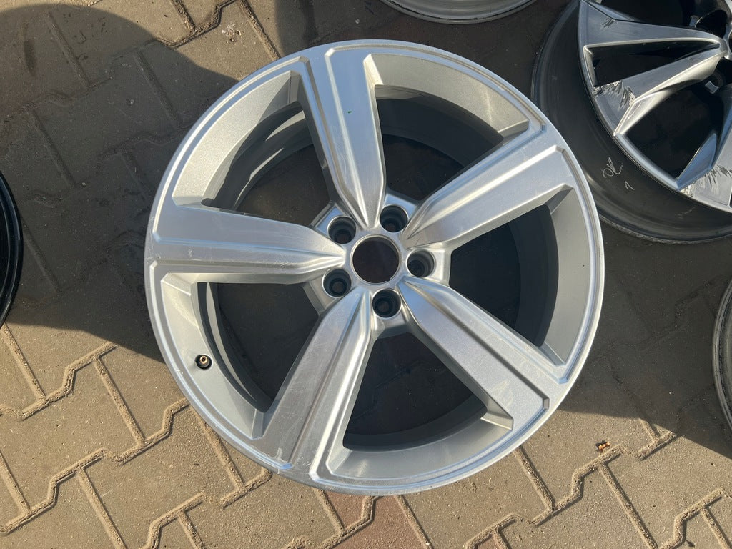 1x Alufelge 20 Zoll 9.0" 5x112 38ET Glanz Silber 4KE601025S Audi E Tron FEL9236605299oq
