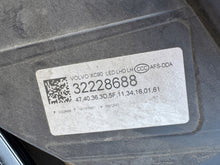 Laden Sie das Bild in den Galerie-Viewer, Frontscheinwerfer Volvo Xc90 II 32228688 Full LED Links Scheinwerfer Headlight