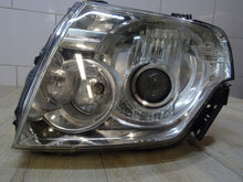 Laden Sie das Bild in den Galerie-Viewer, Frontscheinwerfer Mitsubishi Pajero IV 100-87875 Xenon Rechts oder Links