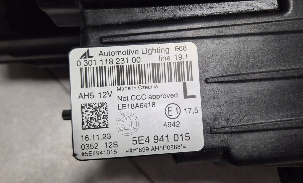 Frontscheinwerfer Skoda Octavia IV LE18A6418 5E4941015030111823100 Rechts SCH6077942778np
