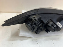 Laden Sie das Bild in den Galerie-Viewer, Frontscheinwerfer Hyundai Elantra 92101F2 Links Scheinwerfer Headlight