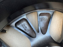 Laden Sie das Bild in den Galerie-Viewer, 1x Alufelge 17 Zoll 7.0" 5x114.3 35ET 403002540R Renault Arkana I Rim Wheel FEL4832564457tq