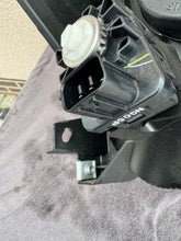 Laden Sie das Bild in den Galerie-Viewer, Frontscheinwerfer Mitsubishi Space Star 8301D446 Full Led Rechts oder Links