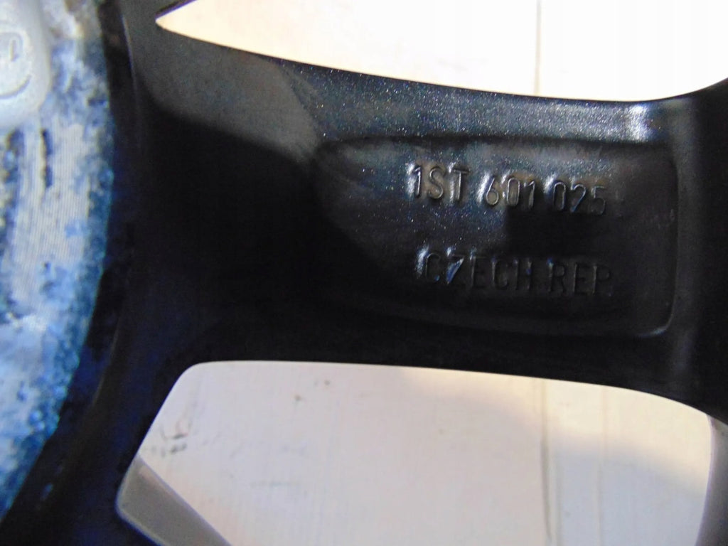 1x Alufelge 15 Zoll 5.5" 4x100 41ET Glanz Graphit 1ST601025 Skoda Citigo FEL4151518634lz