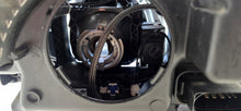 Laden Sie das Bild in den Galerie-Viewer, Frontscheinwerfer Mercedes-Benz W212 A2128200139 Xenon Links Headlight SCH2859003179tt
