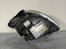 Laden Sie das Bild in den Galerie-Viewer, Frontscheinwerfer Mercedes-Benz W245 A1698208461 Xenon Rechts Headlight SCH2324653479ce