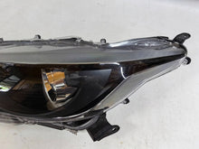 Laden Sie das Bild in den Galerie-Viewer, Frontscheinwerfer Toyota Yaris CCI4390 Links Scheinwerfer Headlight SCH8626819958zs