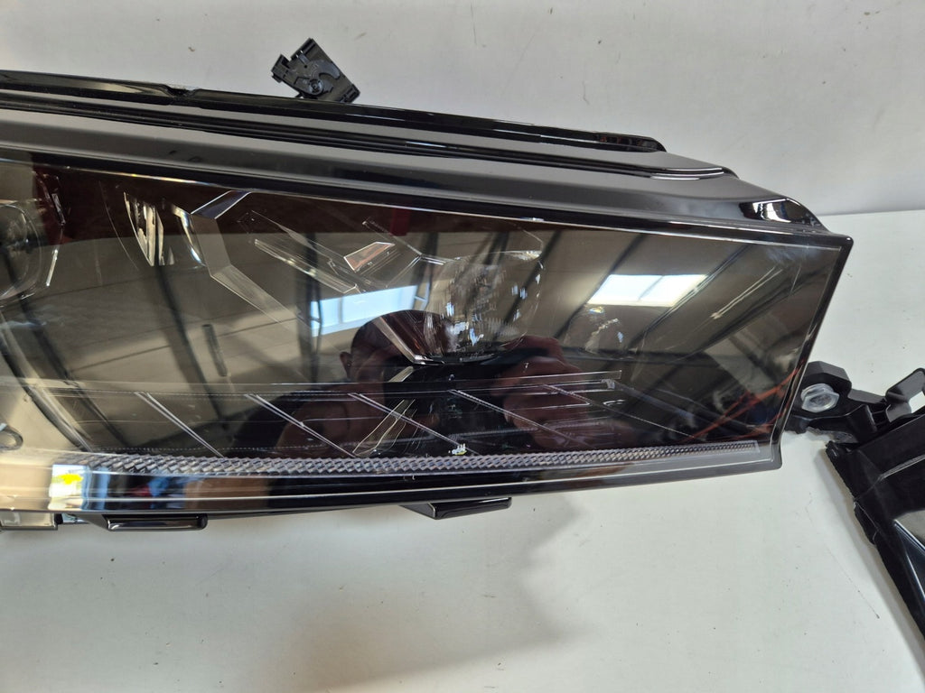 Frontscheinwerfer Skoda Enyaq 5LB941018A LED Rechts Scheinwerfer Headlight SCH2153323764od