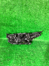 Laden Sie das Bild in den Galerie-Viewer, Frontscheinwerfer Toyota Yaris Rechts Scheinwerfer Headlight
