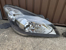 Laden Sie das Bild in den Galerie-Viewer, Frontscheinwerfer Kia Ceed 92101-1H500 Ein Satz Scheinwerfer Headlight