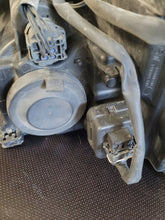 Laden Sie das Bild in den Galerie-Viewer, Frontscheinwerfer Volvo Xc90 I 30678186 Links Scheinwerfer Headlight