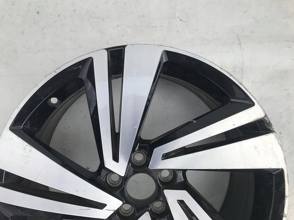 1x Alufelge 18 Zoll 7.0" 5x100 49ET 2GM601025H VW T-Cross Rim Wheel