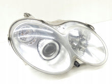 Laden Sie das Bild in den Galerie-Viewer, Frontscheinwerfer Mercedes-Benz Cabrio Clk A209 Xenon Rechts Headlight