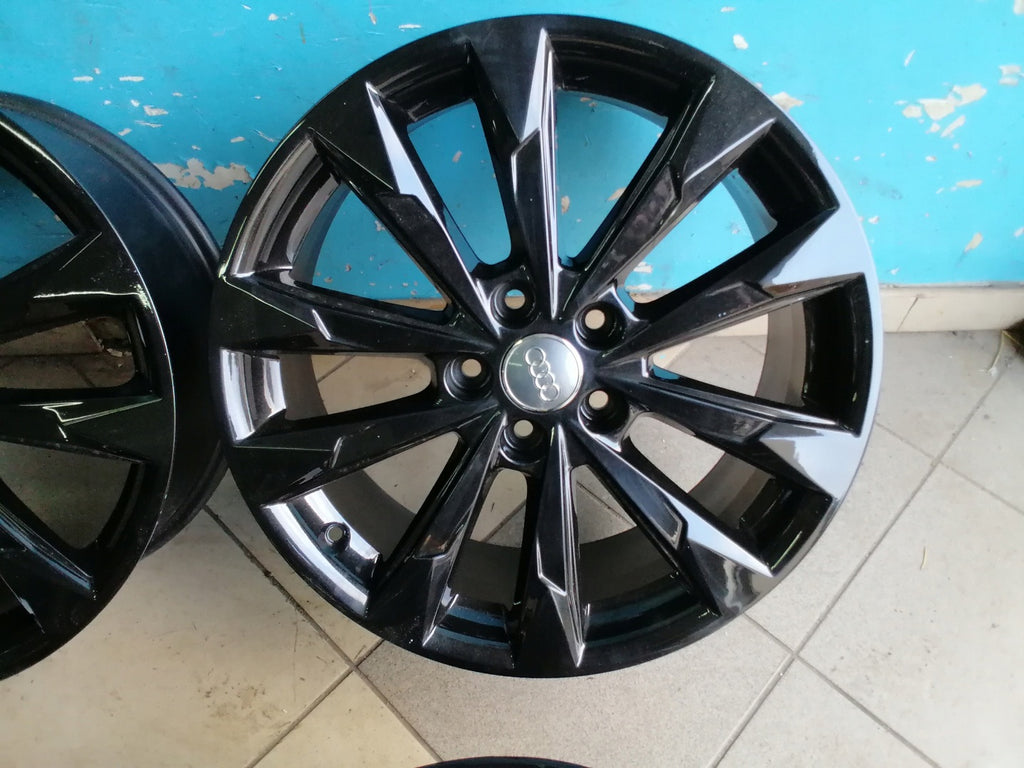 4x Alufelge 18 Zoll 7.0" 5x112 43ET Glanz Silber 83A601025G Audi Q3 Rim Wheel FEL8090112130hd