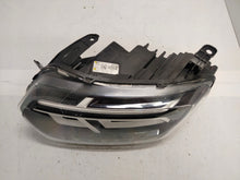 Laden Sie das Bild in den Galerie-Viewer, Frontscheinwerfer Dacia Duster 260602465R LED Links Scheinwerfer Headlight