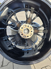 Laden Sie das Bild in den Galerie-Viewer, 1x Alufelge 19 Zoll 8.5&quot; 5x112 25ET Rim Wheel