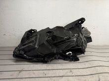 Laden Sie das Bild in den Galerie-Viewer, Frontscheinwerfer Mercedes-Benz Gla A1569067000 Rechts Scheinwerfer Headlight SCH3033810494uh