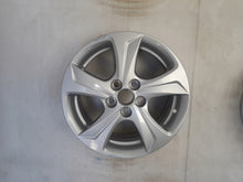 Load image into Gallery viewer, 1x Alufelge 16 Zoll 6.0&quot; 5x100 45ET Glanz Silber PW457-0D002 Toyota Rim Wheel