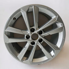 Laden Sie das Bild in den Galerie-Viewer, 1x Alufelge 17 Zoll 8.0&quot; 5x112 8Y0601025 Audi A3 Rim Wheel