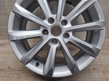 Laden Sie das Bild in den Galerie-Viewer, 1x Alufelge 17 Zoll 3G0601025C VW Passat B8 Rim Wheel FEL2180580094ba