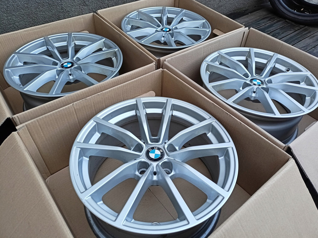4x Alufelge 17 Zoll 7.5" 5x112 30ET Glanz Silber 6883520- BMW 3 G21 G22 G20 G23 FEL7127602879lz