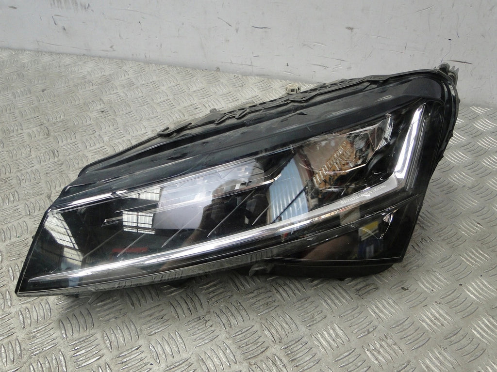 Frontscheinwerfer Skoda Superb III 3V1941015D LED Ein Stück (Rechts oder Links)