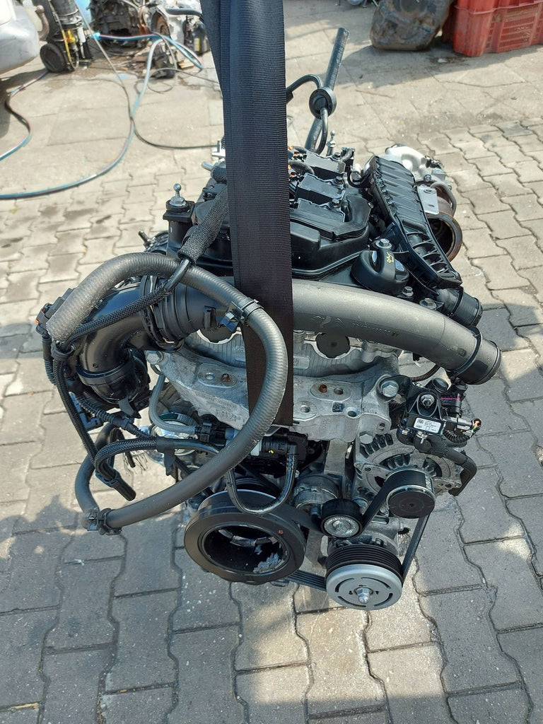 Motor Peugeot 3008 10XVA8 1.2 THP 15TKm Benzin Engine Komplett