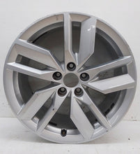 Laden Sie das Bild in den Galerie-Viewer, 1x Alufelge 18 Zoll 80A601025B Audi Q5 Rim Wheel