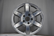 Laden Sie das Bild in den Galerie-Viewer, 1x Alufelge 18 Zoll 7.5" 5x112 63ET Glanz Silber A4634011102 Mercedes-Benz FEL8068566449hk