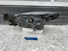 Laden Sie das Bild in den Galerie-Viewer, Frontscheinwerfer Mazda III D09K-51030 LED Rechts Scheinwerfer Headlight