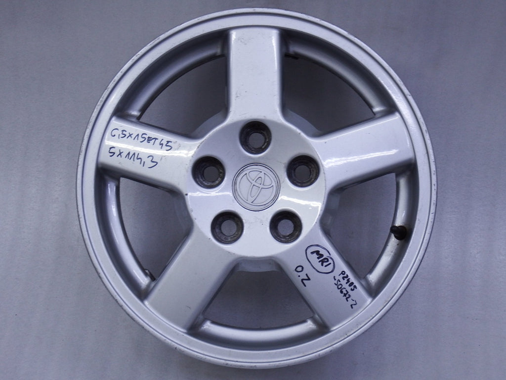 1x Alufelge 16 Zoll 6.5" 5x114.3 45ET Glanz Silber Toyota Avensis Rim Wheel